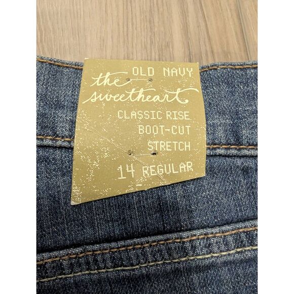 Old Navy Sweetheart Bootcut Jeans - Picture 10 of 10
